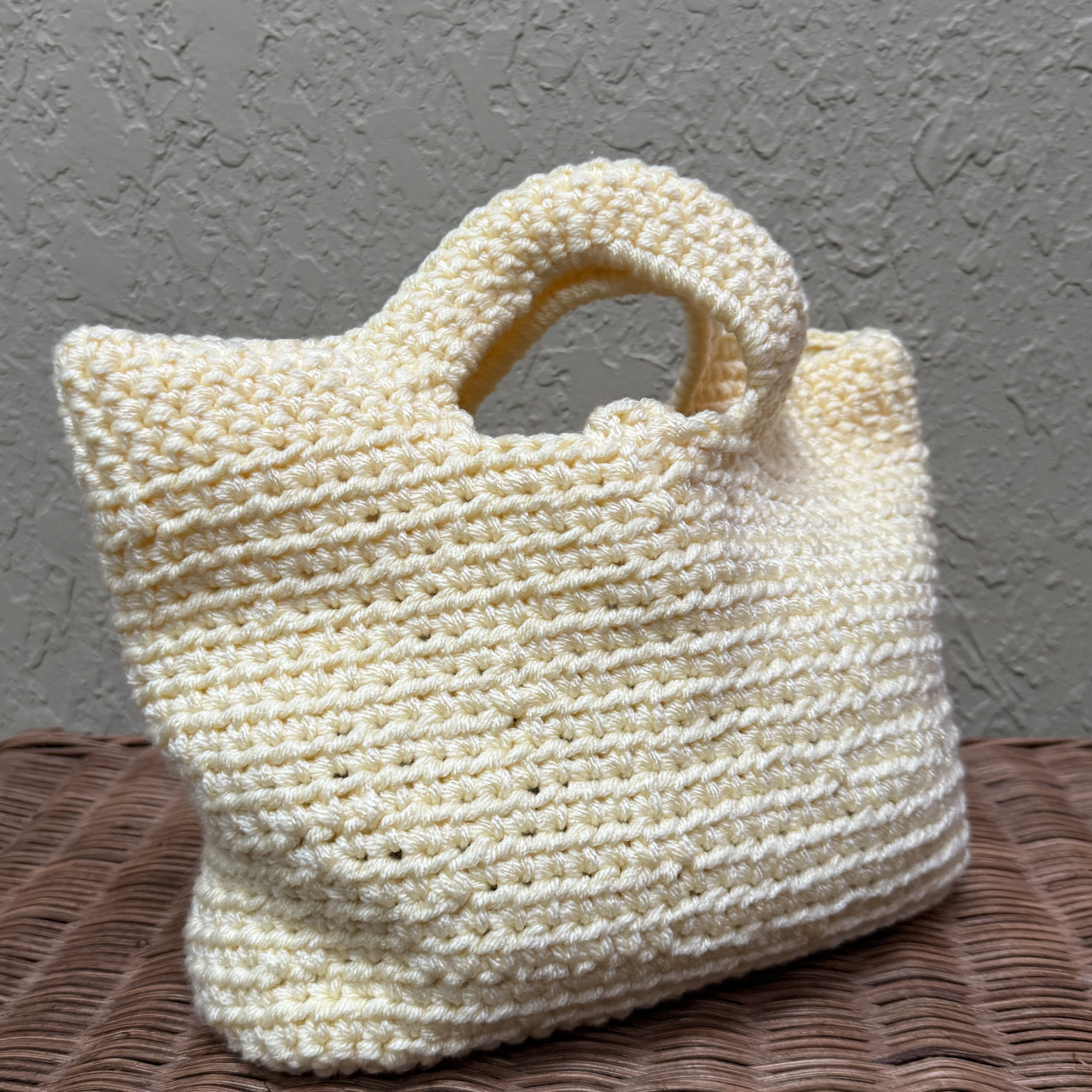 Vanilla Cloud Clutch
